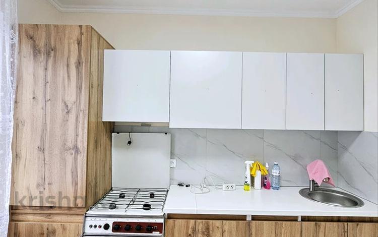 1-комнатная квартира · 40 м² · 3/6 этаж, мкр Кокжиек — ВОЗЛЕ ШКОЛЫ! за 170 000 ₸ в Алматы, Жетысуский р-н — фото 2