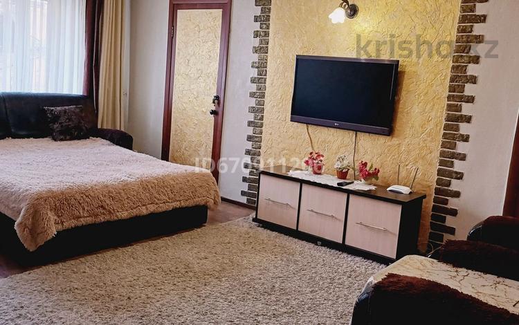 2-комнатная квартира, 48 м², 1 этаж посуточно, Аль-Фараби — Абая за 12 000 〒 в Костанае — фото 9