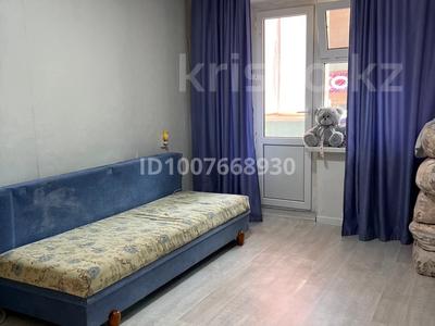 2-комнатная квартира · 56.5 м² · 1/5 этаж, 4 мкр 6 за 16 млн 〒 в Аксае