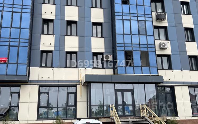 1-комнатная квартира · 47 м² · 3/6 этаж, мкр Жана Орда 15 — проспект Абулхайыр хана и ул.Кызылжарская за 250 000 ₸ в Уральске — фото 2