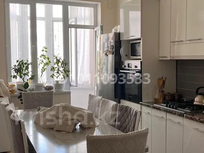 4-комнатная квартира · 103 м² · 2/5 этаж, 29-й мкр 22/1 за 35 млн ₸ в Актау