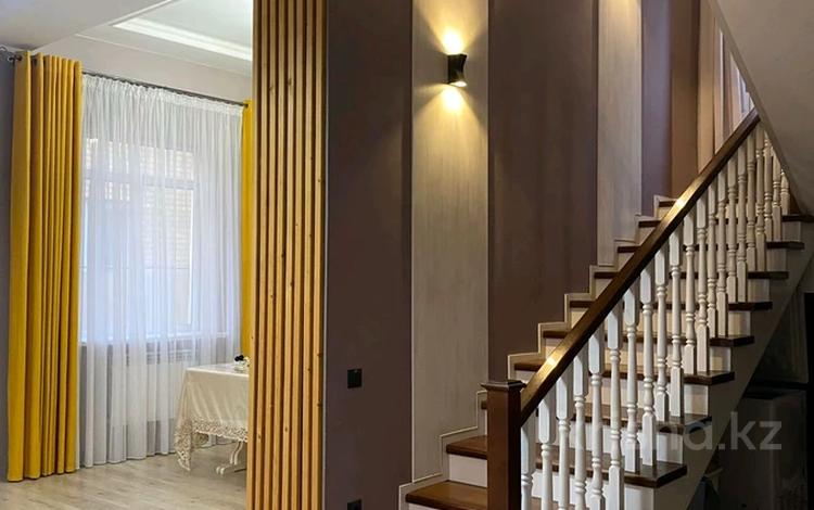 Дом · 4 комнаты · 300 м², Пугачева за 90 000 〒 в Уральске — фото 2