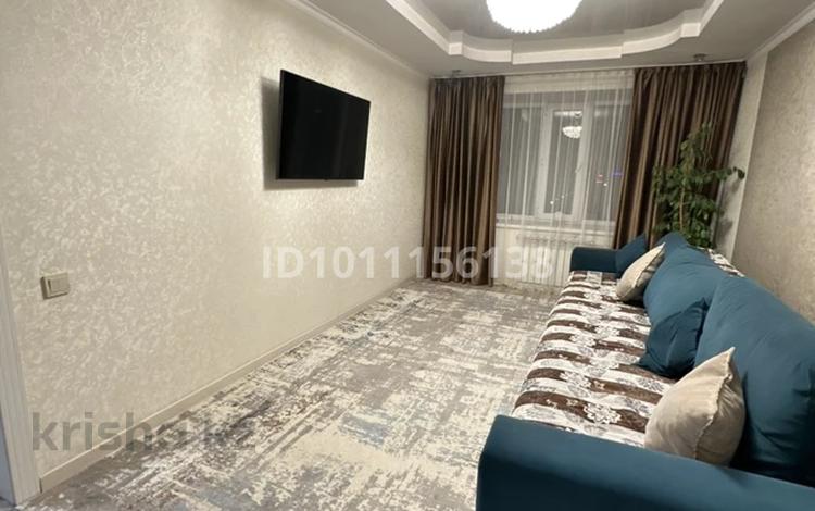 3-комнатная квартира · 59.4 м² · 2/3 этаж, мкр Фёдоровка , Орлова 103 за 22 млн ₸ в Караганде, Казыбек би р-н — фото 2