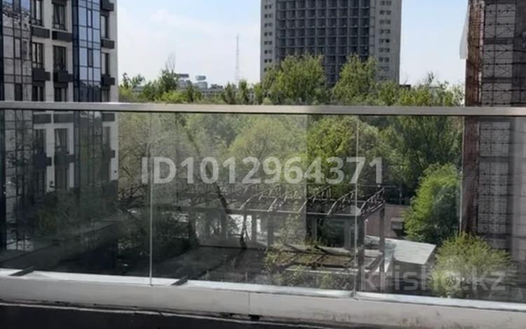 3-комнатная квартира · 82 м² · 6/9 этаж, Бекхожина 1а/1 за 143 млн ₸ в Алматы, Медеуский р-н — фото 2