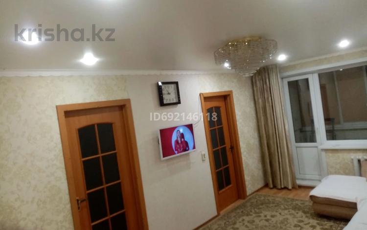 3-комнатная квартира, 50 м², 3/5 этаж, Назарбаев — Назарбаев - Толстого за 21 млн 〒 в Павлодаре — фото 2