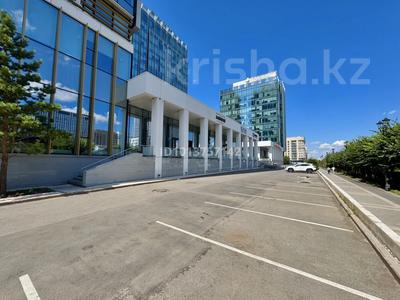 Офисы, магазины и бутики, салоны красоты, фитнес и спорт, медцентры и аптеки, образование, кабинеты и рабочие места · 300 м² за 3.3 млн ₸ в Астане, Есильский р-н