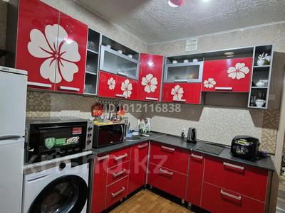 2-бөлмелі пәтер · 44 м² · 4/6 қабат, Кабанбай Батыра 164 — район гостиницы Усть-Каменогорск, бағасы: 11.8 млн ₸