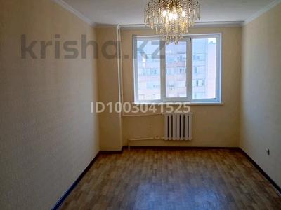 2-бөлмелі пәтер · 75 м² · 9/10 қабат, Набережная 85 — Возле дома находится магазины,школа, поликлиника.Тихий район., бағасы: 21 млн ₸ в Актобе, мкр. Курмыш
