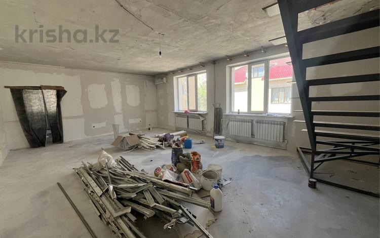 4-комнатная квартира · 186.3 м² · 2/2 этаж, мкр Юго-Восток, Таттимбета 5А за 60 млн ₸ в Караганде, Казыбек би р-н — фото 2