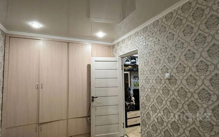 2-комнатная квартира · 45 м² · 5/5 этаж, мкр Каратау 27 за 10 млн ₸ в Таразе — фото 2