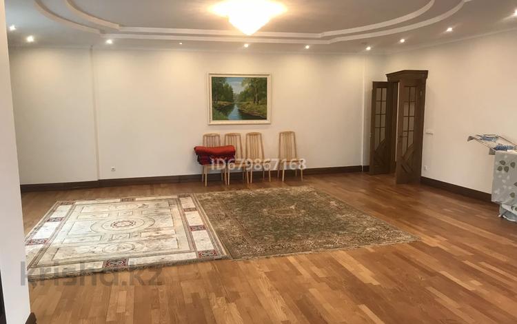 4-бөлмелі пәтер, 200 м², 4/12 қабат ай сайын, Кунаева 29, бағасы: 800 000 〒 в Астане, Есильский р-н — фото 2