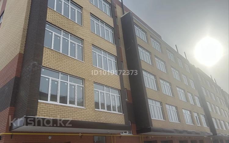 2-комнатная квартира · 75 м² · 5/6 этаж, 7мкр 12в — 7мкр за 20 млн ₸ в Аксае — фото 2