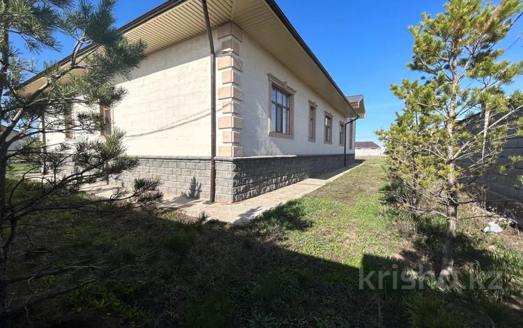 Отдельный дом · 5 комнат · 280 м² · 25 сот., мкр Уркер за 160 млн 〒 в Астане, Нура р-н — фото 2