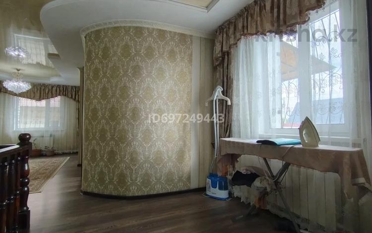 Жеке үй · 8 бөлме · 300 м² · 300 жүзд., Богенбай батыра 70 — Тукая, бағасы: 80 млн ₸ в Семее, Красный Кордон — фото 3