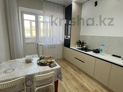 2-комнатная квартира · 77 м² · 9/10 этаж, мкр. Алтын орда, молдагулова за 40.2 млн 〒 в Актобе