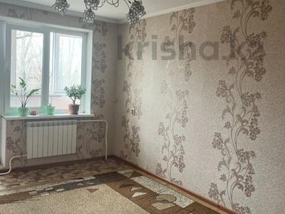 2-бөлмелі пәтер, 45 м², 5/5 қабат, 6 мкр, бағасы: 9.5 млн 〒 в Таразе