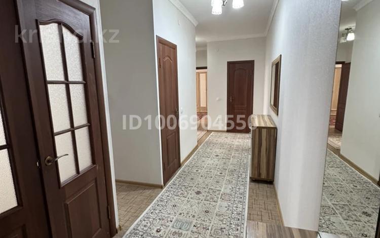 3-комнатная квартира · 95 м² · 4/5 этаж, Мкр Арай-2 13 за 26.5 млн 〒 в Таразе — фото 2