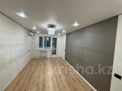3-бөлмелі пәтер · 63 м² · 2/5 қабат, Ақ Шағала -ш/а., Гагарина 36/2 — Гагарина урдинская 36/2, бағасы: 22 млн ₸ в Атырау, мкр Ак Шагала