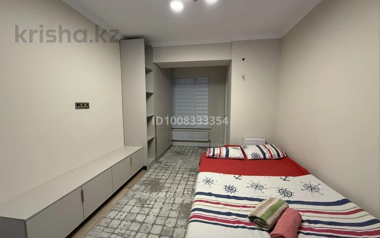 1-комнатная квартира · 30 м² · 2/17 этаж, Ауэзова 2/8 — Ауэзова Райымбека за 12 000 〒 в Алматы, Алмалинский р-н — фото 2