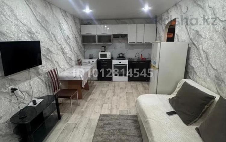 2-комнатная квартира · 42 м² · 2/5 этаж, Саяткора 3 за 10 000 ₸ в Семее — фото 2
