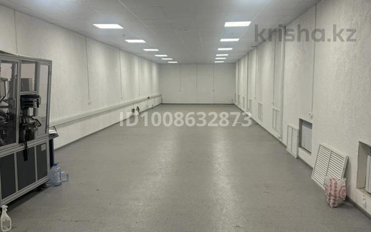 Офисы, склады · 161 м² за 450 000 ₸ в Уральске, мкр Омега — фото 2