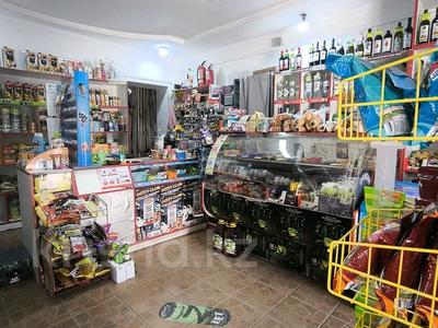 Продажа коммерческой недвижимости в Алматинской обл.: Магазины и бутики, общепит, салоны красоты · 200 м² за 107 млн 〒 Магазины и бутики, общепит, салоны красоты · 200 м² за 107 млн 〒 в Боралдае (Бурундай), мкр Водник-2