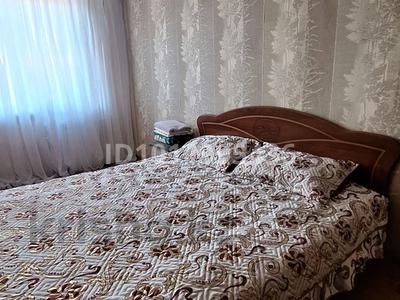 2-комнатная квартира · 48 м² · 4/5 этаж, Алматинская ул. 58 за 15 000 ₸ в Усть-Каменогорске, Ульбинский