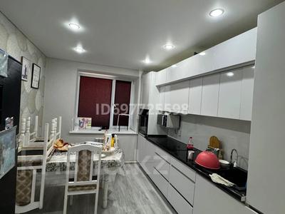 2-комнатная квартира, 64 м², 1/5 этаж, Хиуаз Доспанова за 19 млн 〒 в Аксу