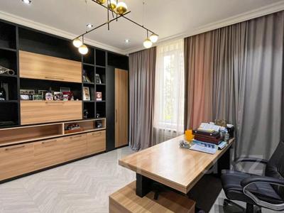 5-комнатная квартира · 234.4 м² · 1/5 этаж, Каратал 60 — Бархатный Дом за 120 млн ₸ в Талдыкоргане