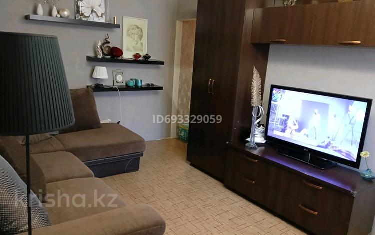 2-комнатная квартира, 42 м², 3/5 этаж, Бухар Жирау 11 за 17.5 млн 〒 в Павлодаре — фото 2