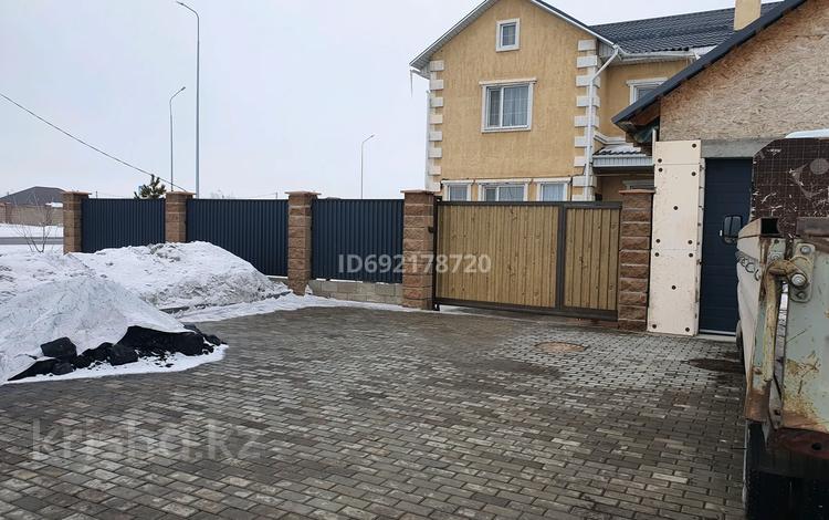 Отдельный дом · 6 комнат · 180 м² · 8 сот., Кейкі батыр 28а — Абай за 60 млн 〒 в Косшы — фото 2