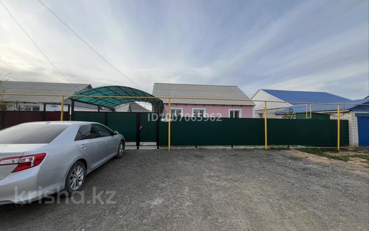 Жеке үй · 4 бөлме · 110 м² · 5 жүзд., Зачаганск пгт ш/а., Бактыгерея Кулманова 27 — Рядом ресторан Нарын, ТД Азиза, ТД Оркен, Гос садик Болашак, бағасы: 26 млн ₸ в Уральске, мкр. Зачаганск пгт — фото 2