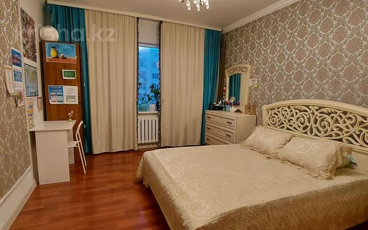 2-бөлмелі пәтер · 63 м² · 7/9 қабат, Алмагүл ш/а. 12, бағасы: 19 млн ₸ в Атырау, мкр. Алмагуль — фото 3
