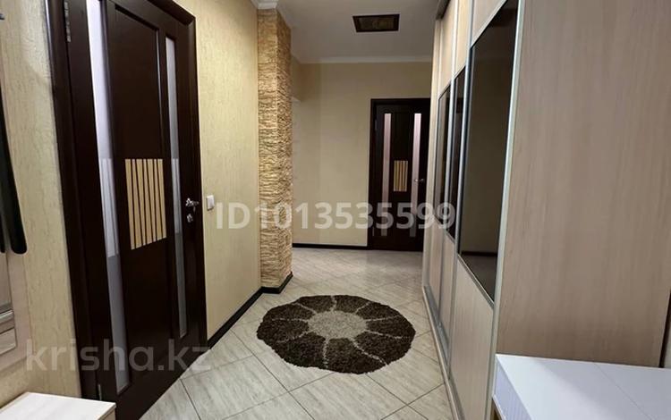 2-комнатная квартира · 72 м² · 10/17 этаж, Иманова за 20 000 ₸ в Астане, р-н Байконур — фото 2