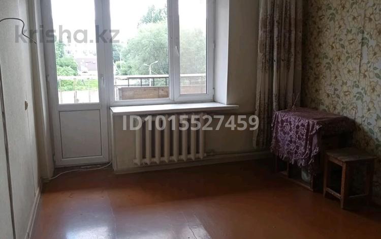 1-комнатная квартира · 33.2 м² · 4/5 этаж, мкр 4 за 10.5 млн ₸ в Уральске — фото 2