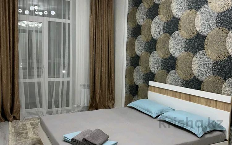 2-комнатная квартира · 68 м² · 2/17 этаж, мкр Юго-Восток, Республики 23 — Республики-Шахтеров за 16 000 ₸ в Караганде, Казыбек би р-н — фото 2