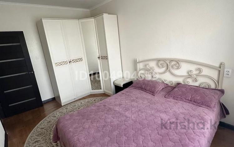1-комнатная квартира · 30 м² · 6/9 этаж, мкр Юго-Восток, Дюсембекова 67 за 12 000 ₸ в Караганде, Казыбек би р-н — фото 2