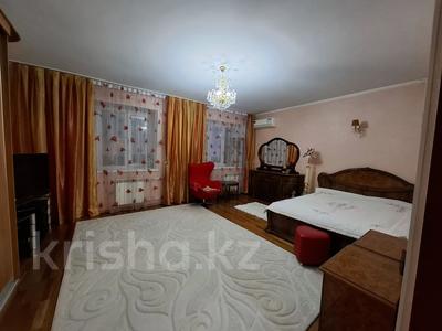 2-комнатная квартира · 70 м² · 5/10 этаж, мкр 5, Алия молдагулова 13 — 5 микрорайон за 15 000 ₸ в Актобе