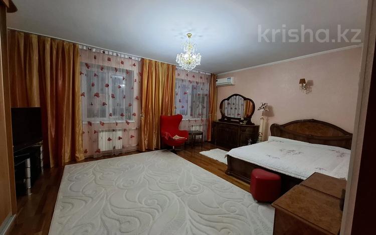 2-комнатная квартира · 70 м² · 5/10 этаж, мкр 5, Алия молдагулова 13 — 5 микрорайон за 15 000 ₸ в Актобе — фото 2