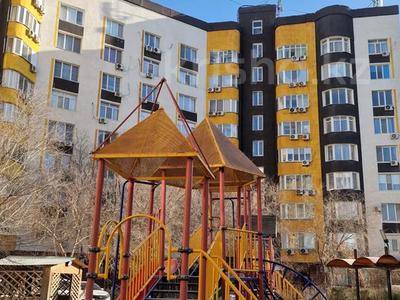 3-комнатная квартира · 122 м² · 7/9 этаж, Кулманова 107 — площадь Махамбета Исатая за 45 млн 〒 в Атырау