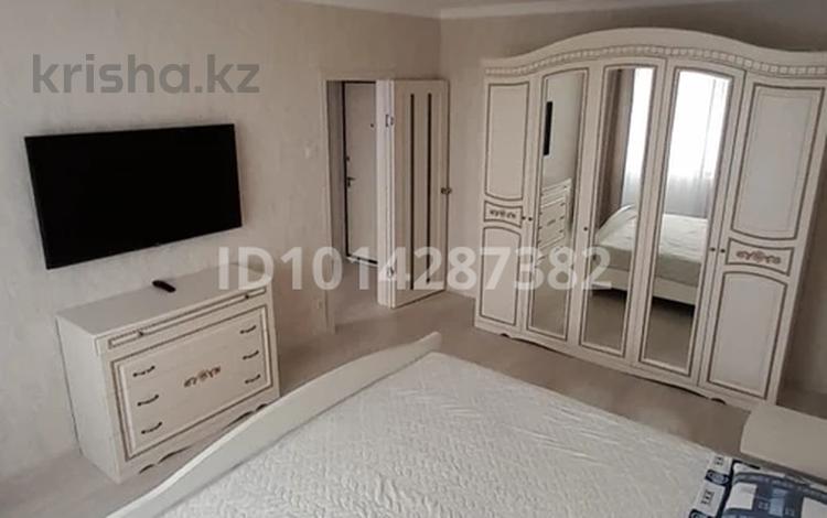1-комнатная квартира · 35 м² · 9/9 этаж, 5 мкр 6 за 13 000 ₸ в Аксае — фото 2