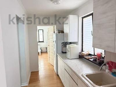 Отдельный дом · 2 комнаты · 60 м² · 8 сот., мкр Кокарна, Кисым Габдуллина 41 за 19.5 млн ₸ в Атырау