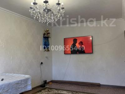 3-комнатная квартира · 62 м² · 2/5 этаж, Майкудук, 14й микрорайон 10 за 15 млн 〒 в Караганде, Алихана Бокейханова р-н