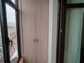 4-комнатная квартира, 170 м², 2/4 этаж помесячно, мкр Мирас 53 за 800 000 〒 в Алматы, Бостандыкский р-н — фото 17