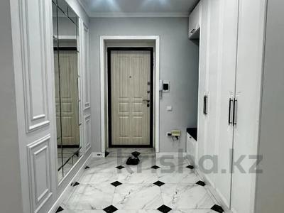 3-бөлмелі пәтер · 90 м² · 1/5 қабат, Алтын орда ш/а., бағасы: 39 млн ₸ в Актобе, мкр. Алтын орда