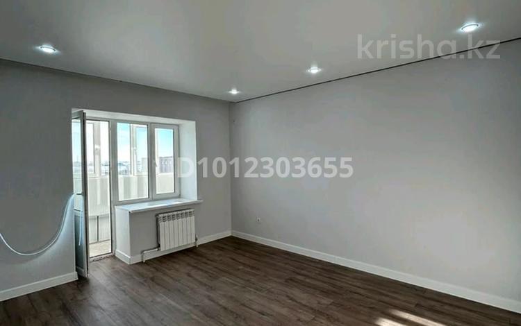 2-бөлмелі пәтер · 75 м² · 6/9 қабат, Мкр. Алтын орда, бағасы: 32 млн ₸ в Актобе, мкр Авиатор — фото 2