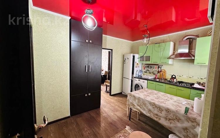 3-комнатная квартира · 65 м² · 2/4 этаж, 6-й мкр 21 за 14.8 млн ₸ в Актау — фото 2