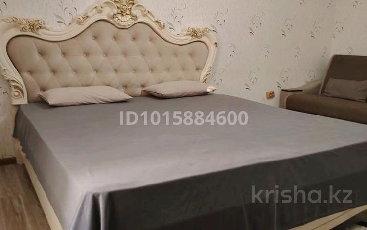 1-комнатная квартира · 52 м² · 1/5 этаж, Ивана Ларина 5 — 4Мкрн за 11 000 ₸ в Уральске — фото 2