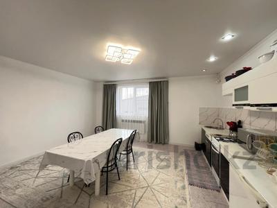 Отдельный дом · 6 комнат · 206.4 м² · 5 сот., Акжар за 26 млн 〒 в Актобе, мкр Акжар