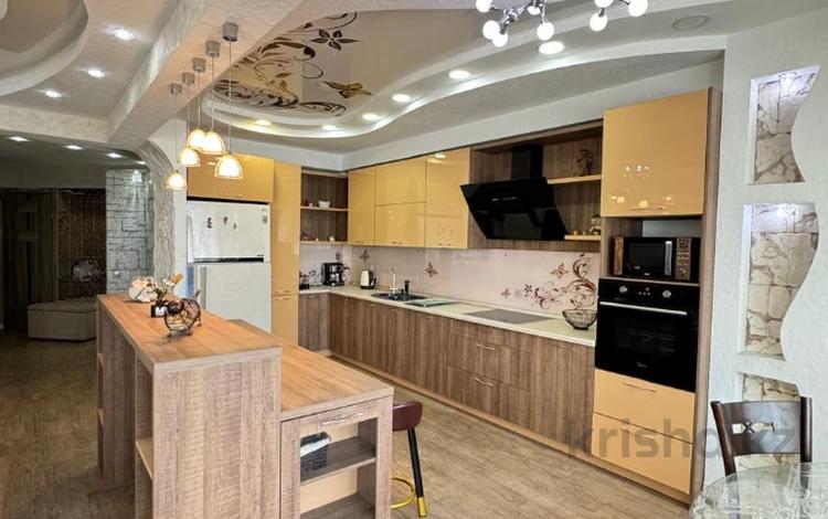 3-бөлмелі пәтер · 132 м² · 11/12 қабат, Тастақ-2 ш/а., Толе би 273/4, бағасы: 72 млн ₸ в Алматы, Алмалинский р-н — фото 11